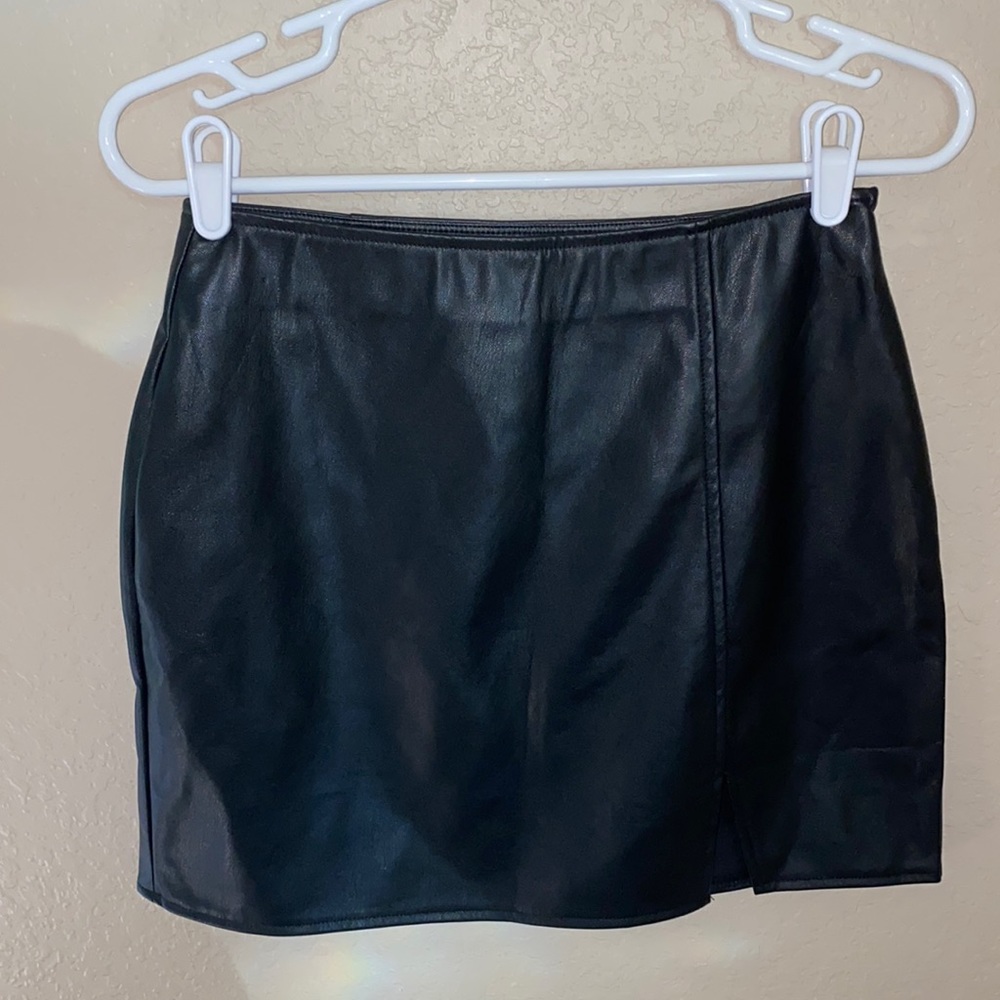 Salty pleather skirt